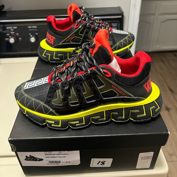 Versace Trigeca Mix - Picture 2 of 3